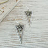 Boucles d'oreilles pendantes triangles - Pyrite Argenté