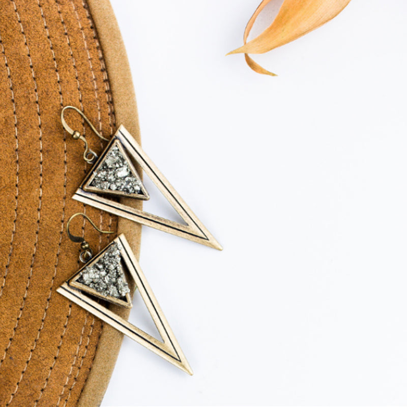 Boucles d'oreilles pendantes triangles - Pyrite Argenté